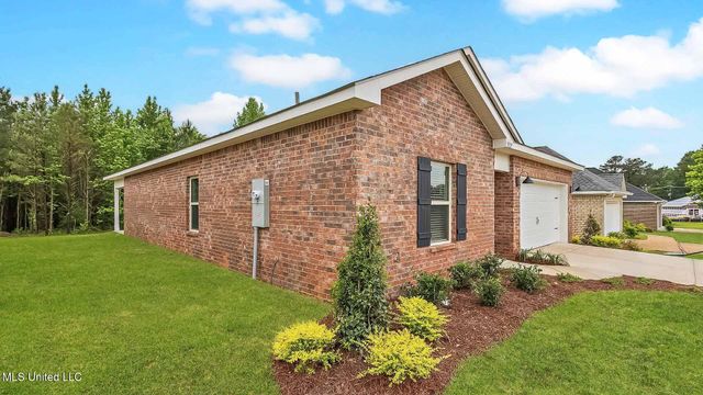 5014 Fox Glen Drive, Jackson, MS 39212