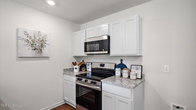 5014 Fox Glen Drive, Jackson, MS 39212