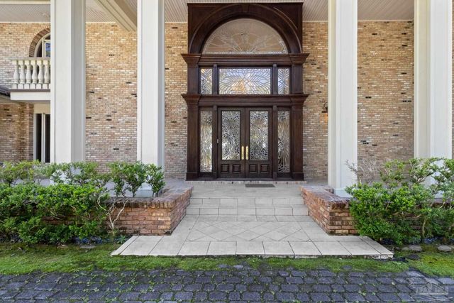 721 W Miracle Strip Pkwy, Mary Esther, FL 32569