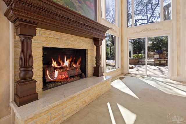 721 W Miracle Strip Pkwy, Mary Esther, FL 32569