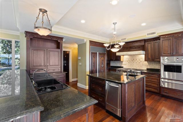 721 W Miracle Strip Pkwy, Mary Esther, FL 32569