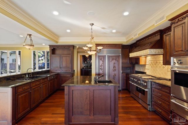 721 W Miracle Strip Pkwy, Mary Esther, FL 32569