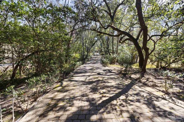 721 W Miracle Strip Pkwy, Mary Esther, FL 32569