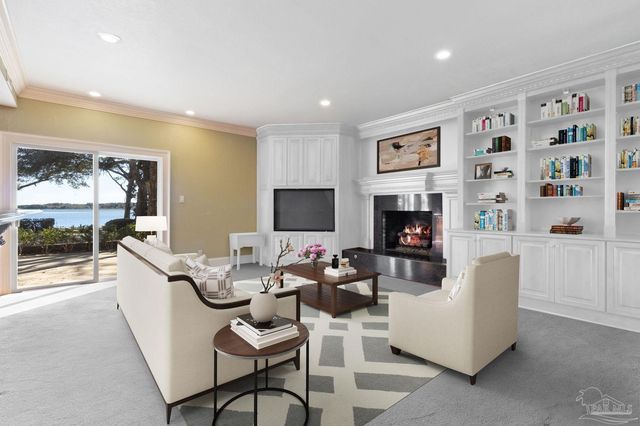 721 W Miracle Strip Pkwy, Mary Esther, FL 32569