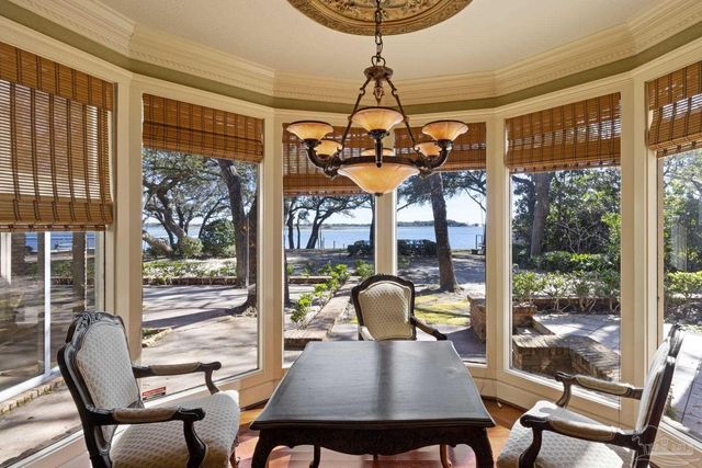 721 W Miracle Strip Pkwy, Mary Esther, FL 32569