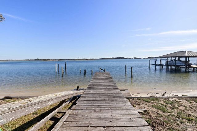 721 W Miracle Strip Pkwy, Mary Esther, FL 32569