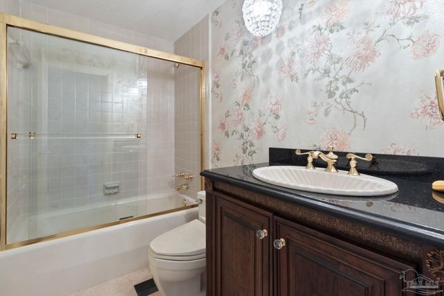 721 W Miracle Strip Pkwy, Mary Esther, FL 32569