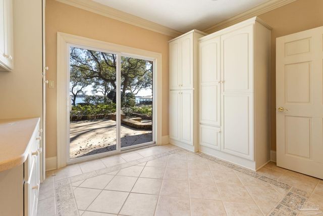 721 W Miracle Strip Pkwy, Mary Esther, FL 32569