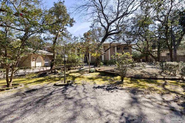 721 W Miracle Strip Pkwy, Mary Esther, FL 32569