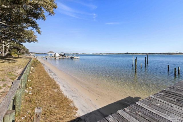 721 W Miracle Strip Pkwy, Mary Esther, FL 32569