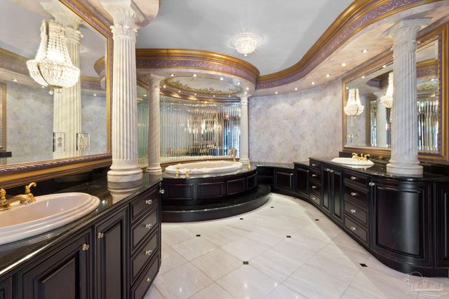 721 W Miracle Strip Pkwy, Mary Esther, FL 32569