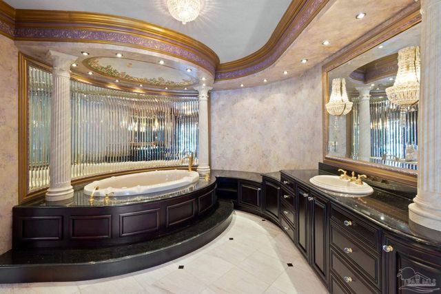 721 W Miracle Strip Pkwy, Mary Esther, FL 32569