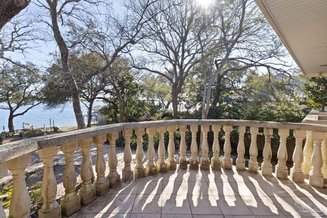 721 W Miracle Strip Pkwy, Mary Esther, FL 32569