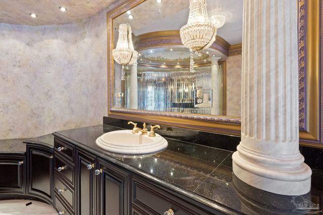 721 W Miracle Strip Pkwy, Mary Esther, FL 32569