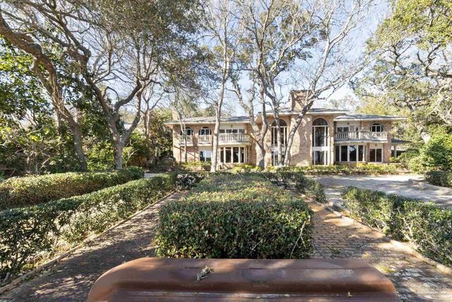 721 W Miracle Strip Pkwy, Mary Esther, FL 32569