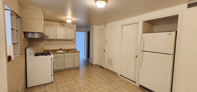 2802 S lowe Avenue G, Chicago, IL 60616