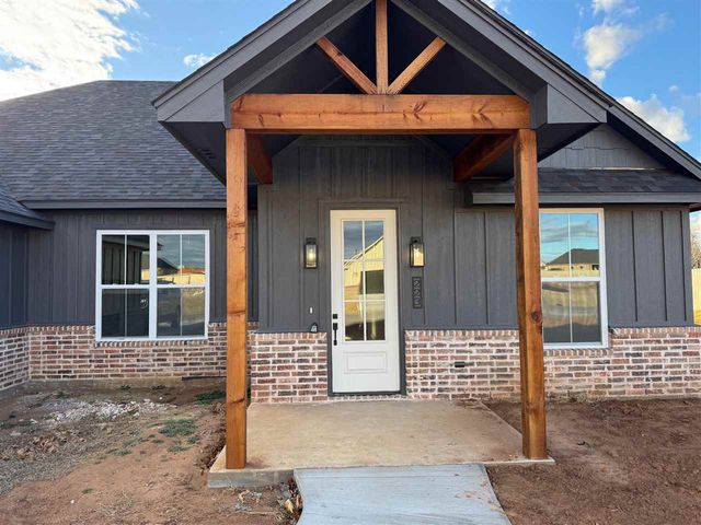 223 Blakely Ln, Fletcher, OK 73541