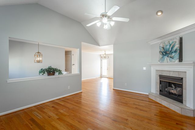 946 Fuller Glen Circle, Chattanooga, TN 37421