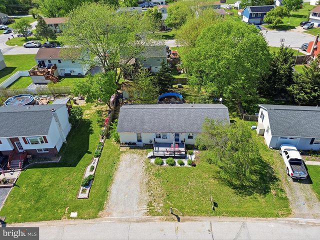 34 BONNIEFIELD CIR, Gettysburg, PA 17325