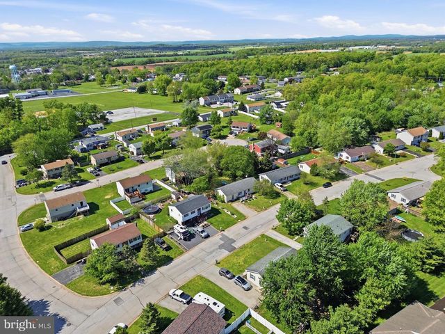 34 BONNIEFIELD CIR, Gettysburg, PA 17325