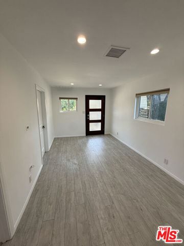 6813 Haywood Street, Tujunga (los Angeles), CA 91042