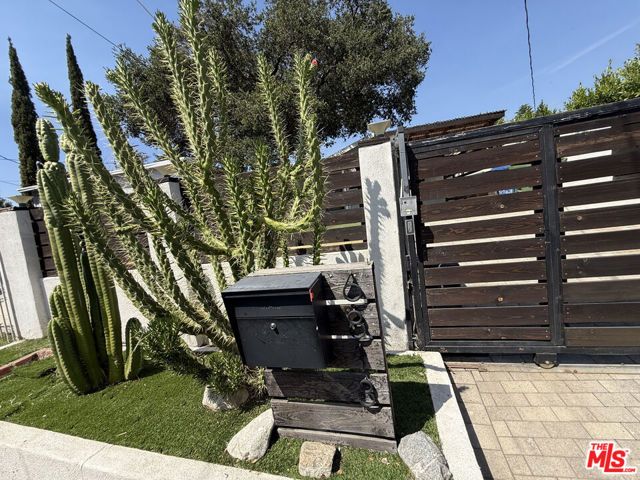 6813 Haywood Street, Tujunga (los Angeles), CA 91042