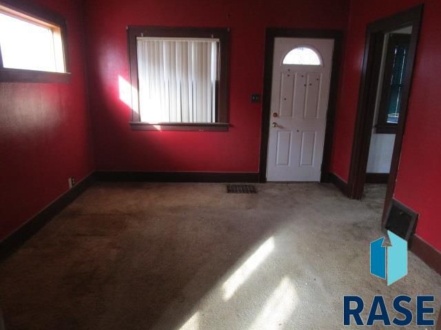 1506 S Cliff Ave Avenue, Sioux Falls, SD 57105