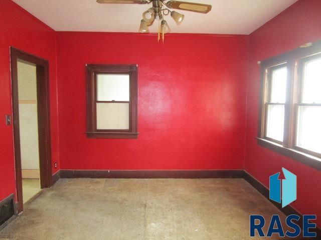 1506 S Cliff Ave Avenue, Sioux Falls, SD 57105