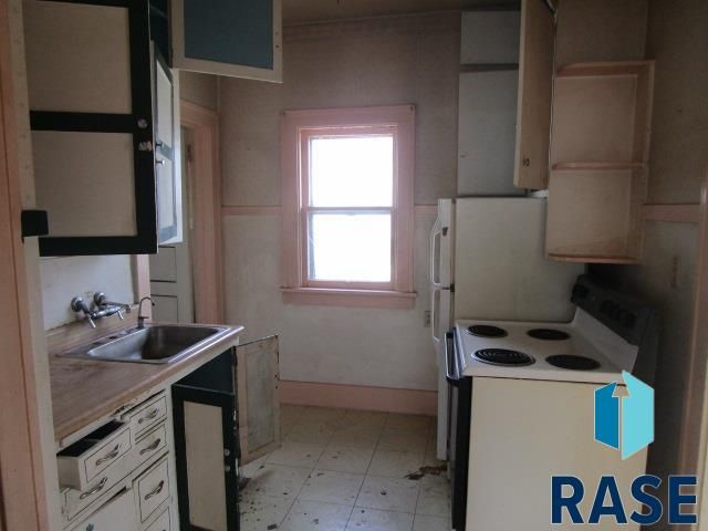 1506 S Cliff Ave Avenue, Sioux Falls, SD 57105