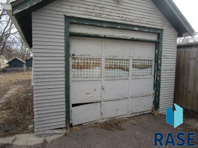 1506 S Cliff Ave Avenue, Sioux Falls, SD 57105