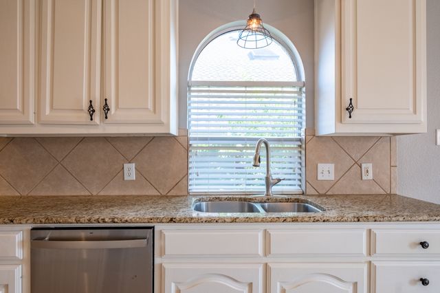 10137 Red Bluff Drive, Fort Worth, TX 76177