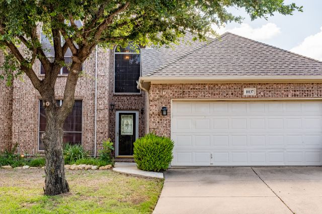 10137 Red Bluff Drive, Fort Worth, TX 76177