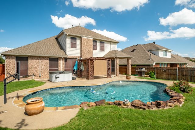 10137 Red Bluff Drive, Fort Worth, TX 76177