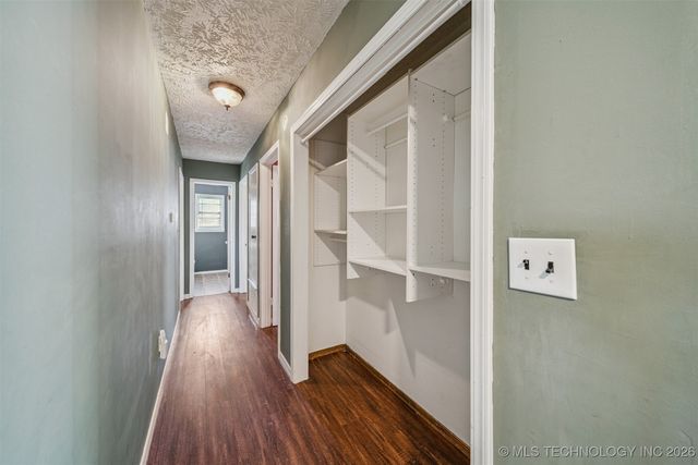 1120 Cottonwood Court, Pryor, OK 74361