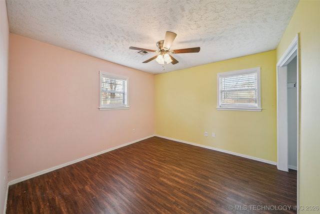 1120 Cottonwood Court, Pryor, OK 74361