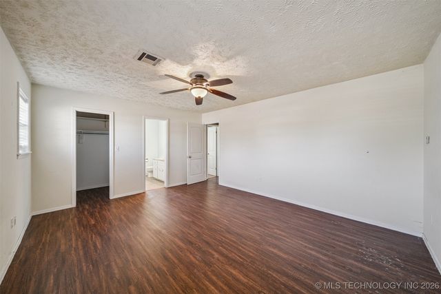 1120 Cottonwood Court, Pryor, OK 74361