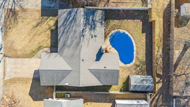 1120 Cottonwood Court, Pryor, OK 74361