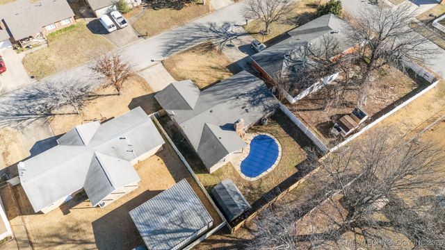 1120 Cottonwood Court, Pryor, OK 74361