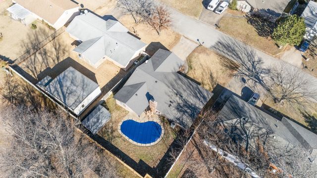 1120 Cottonwood Court, Pryor, OK 74361
