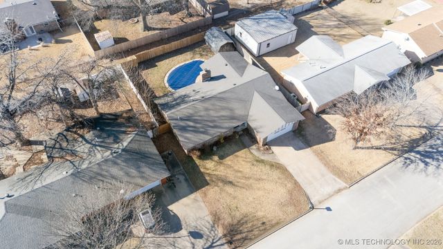 1120 Cottonwood Court, Pryor, OK 74361