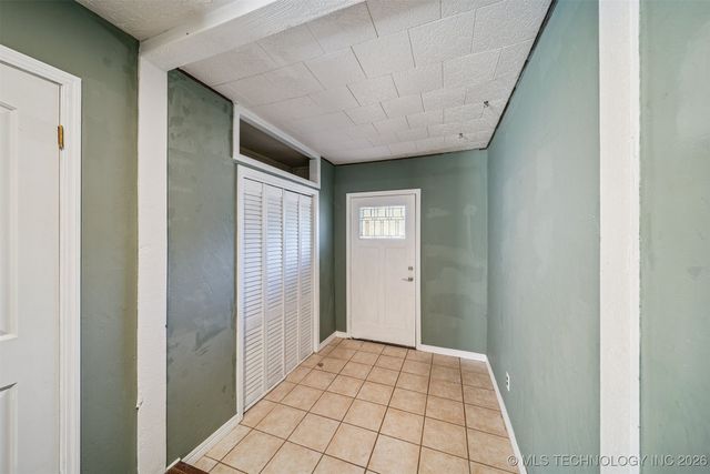 1120 Cottonwood Court, Pryor, OK 74361