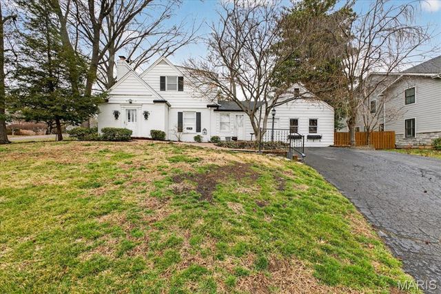 9553 Park Lane, Ladue, MO 63124