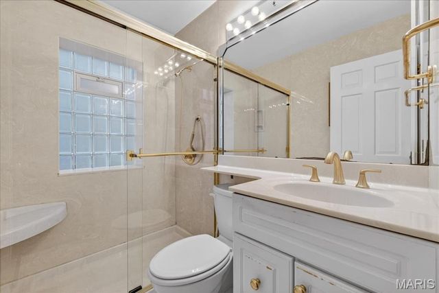 9553 Park Lane, Ladue, MO 63124