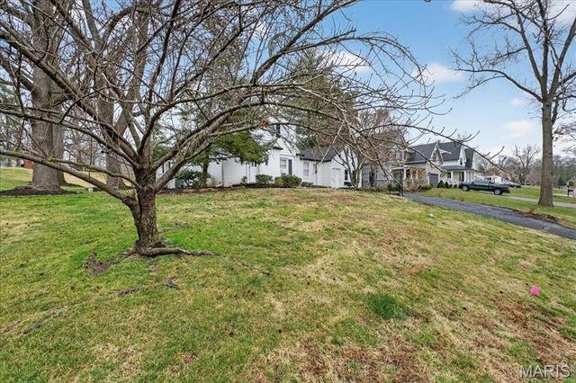 9553 Park Lane, Ladue, MO 63124