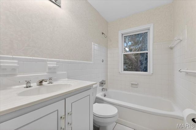 9553 Park Lane, Ladue, MO 63124