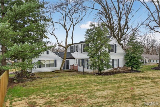 9553 Park Lane, Ladue, MO 63124