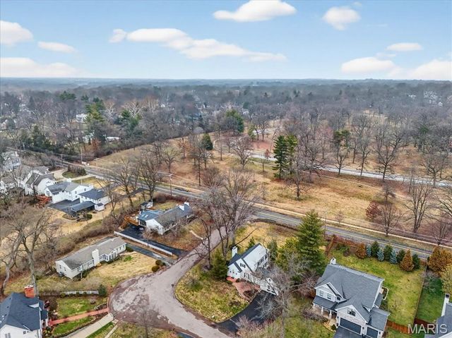 9553 Park Lane, Ladue, MO 63124