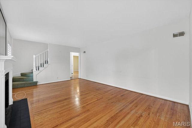 9553 Park Lane, Ladue, MO 63124