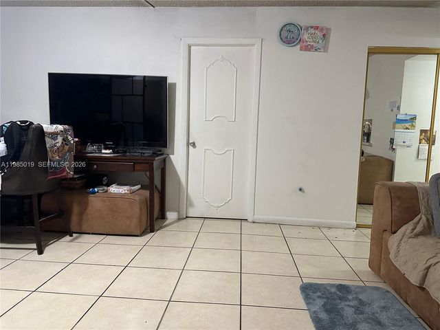 16410 Miami Dr 406, North Miami Beach, FL 33162