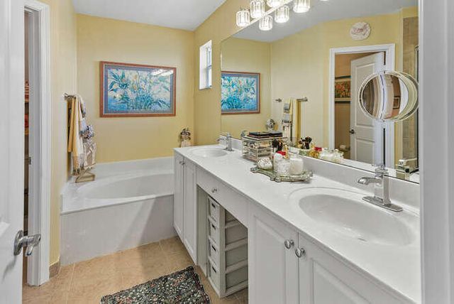 7401 Sarentino Lane 211, Boynton Beach, FL 33437